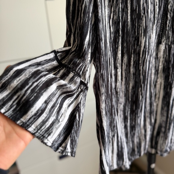 Gloria Vanderbilt Women's Spring Nova Flutter Sleeve Blouse Size XL - Picture 2 of 6